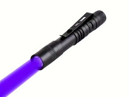 Compact UV flashlight